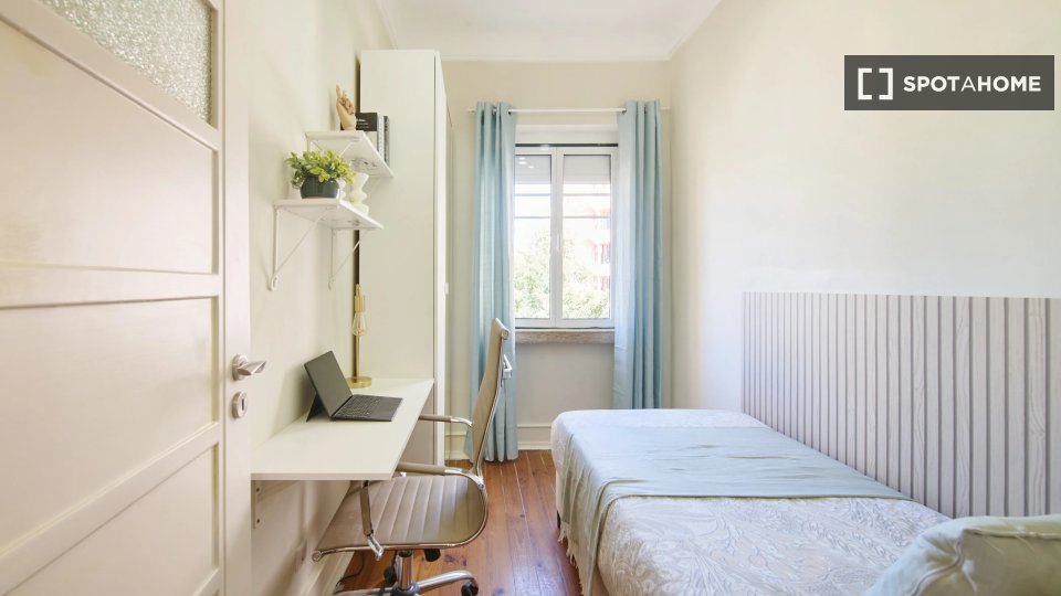 Double room Lisbon, 6 beds — photo 1