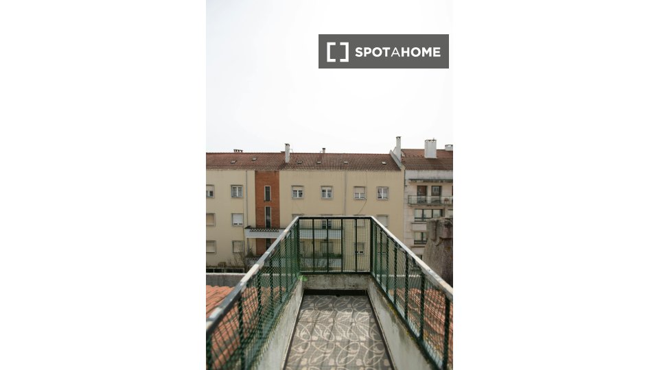 Apartment Lisbon, 2 beds, 55m² — photo 8