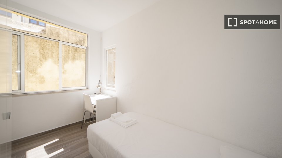 Double room Lisbon, 11 beds — photo 1