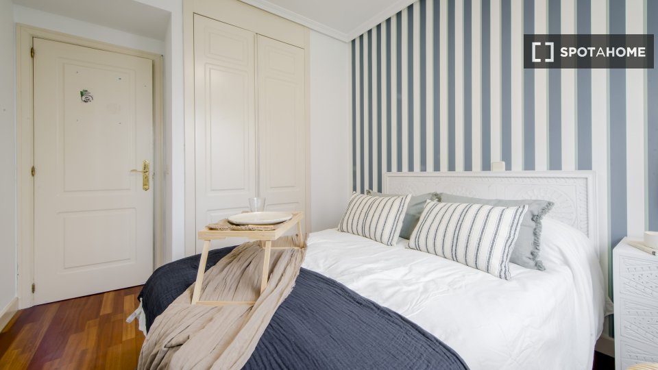 Double room Madrid, 8 beds — photo 2