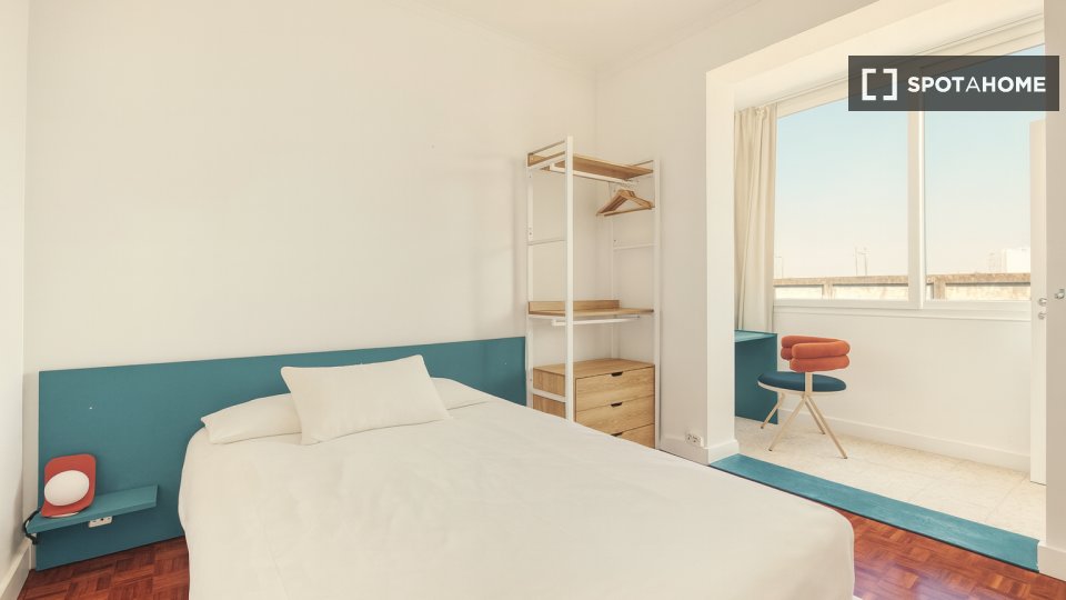 Double room Lisbon, 5 beds — photo 32