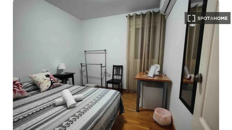 Double room Malaga, 4 beds, 90m² — photo 1