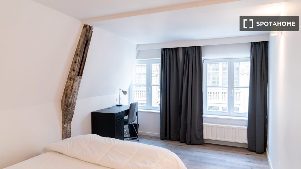 Double room Brussels, 6 beds — photo 2