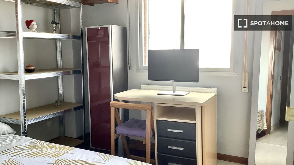 Double room Madrid, 4 beds, 100m² — photo 4