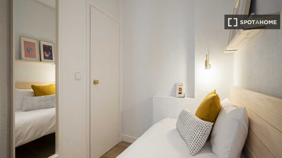 Double room Madrid, 16 beds — photo 50