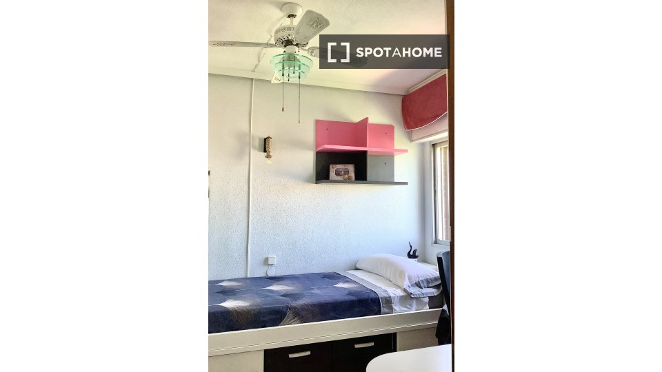 Double room Madrid, 4 beds, 100m² — photo 12