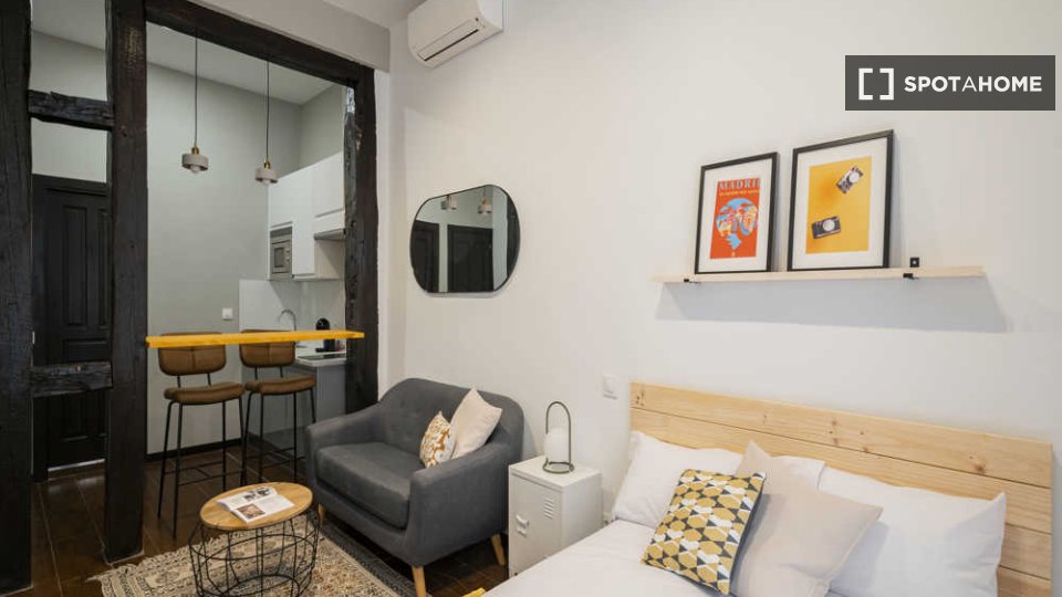Double room Madrid, 6 beds — photo 29