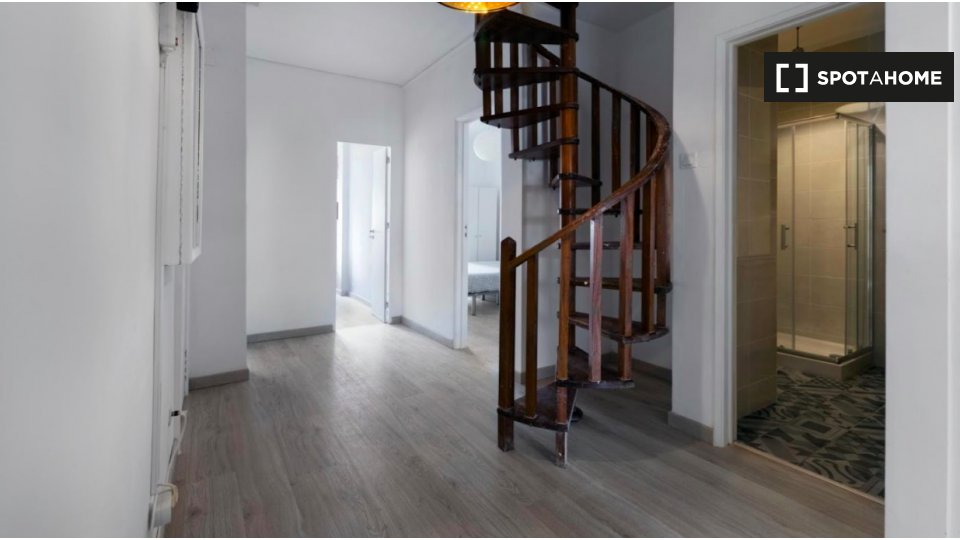 Double room Lisbon, 9 beds — photo 10