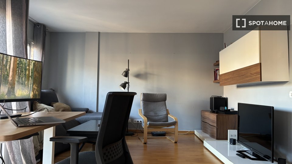 Apartment Barcelona, 2 beds, 67m² — photo 3