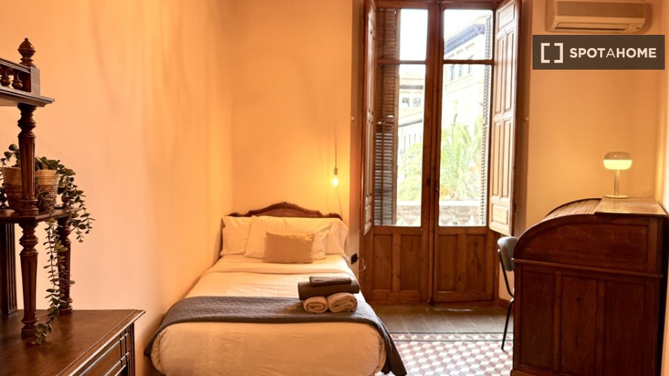 Double room Granada, 1 bed — photo 1