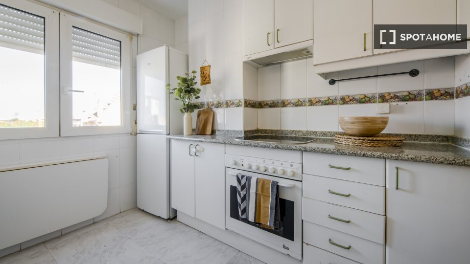 Double room Madrid, 5 beds, 80m² — photo 16
