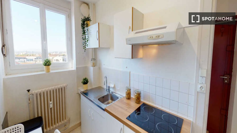 Double room Lyon, 3 beds, 60m² — photo 3