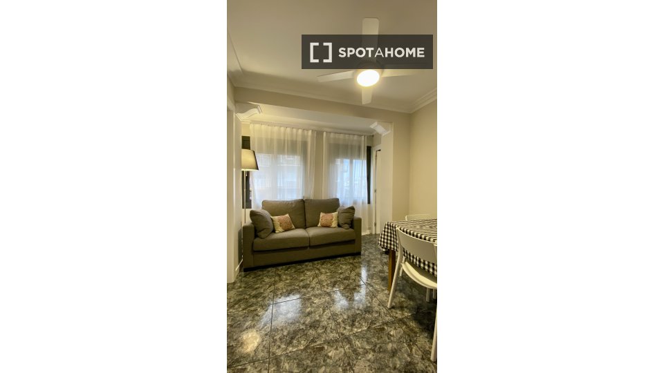 Apartment Barcelona, 3 beds, 62m² — photo 13