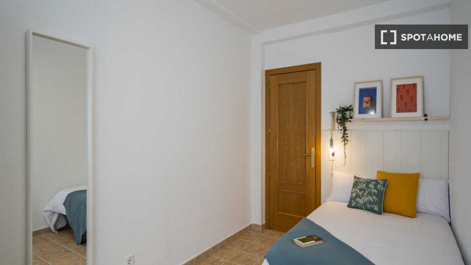 Double room Madrid, 25 beds — photo 62