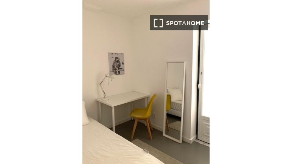 Double room Lisbon, 6 beds, 150m² — photo 11