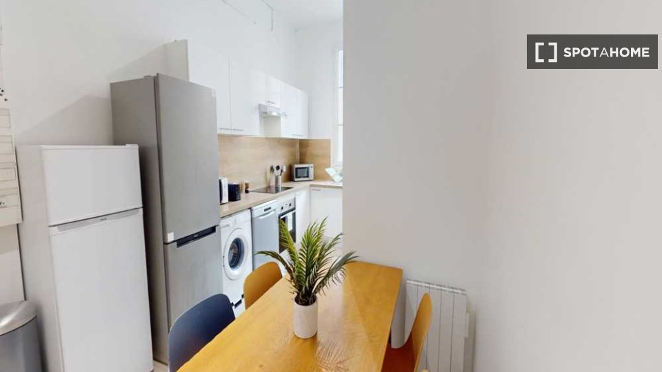 Double room Paris, 5 beds, 120m² — photo 9