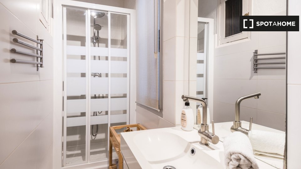 Apartment Barcelona, 2 beds, 60m² — photo 2