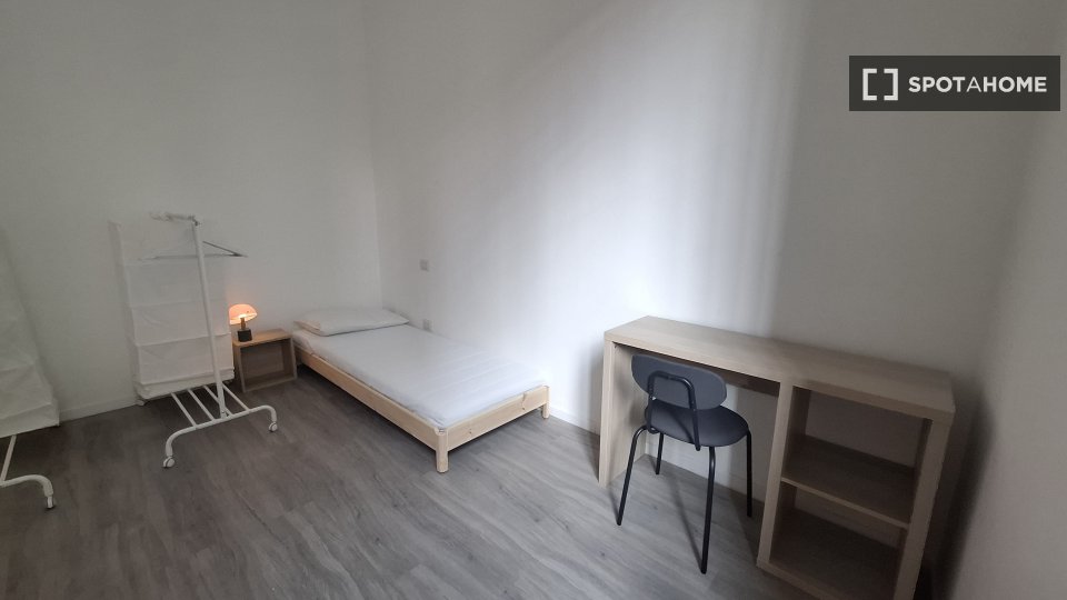 Double room Milan, 3 beds, 70m² — photo 2