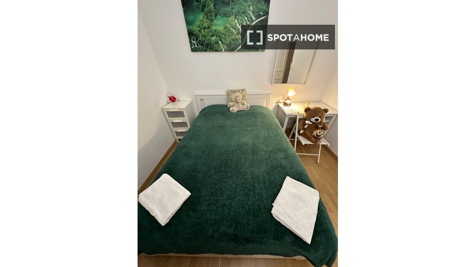 Double room Barcelona, 3 beds, 98m² — photo 8