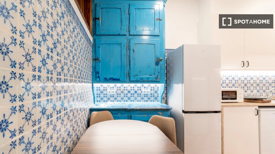 Double room Lisbon, 9 beds — photo 9