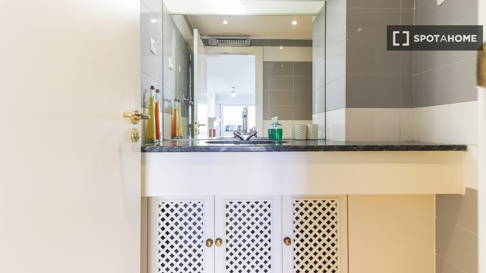 Apartment Lisbon, 1 bed, 60m² — photo 8