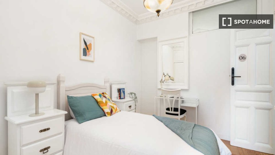 Double room Madrid, 7 beds — photo 34