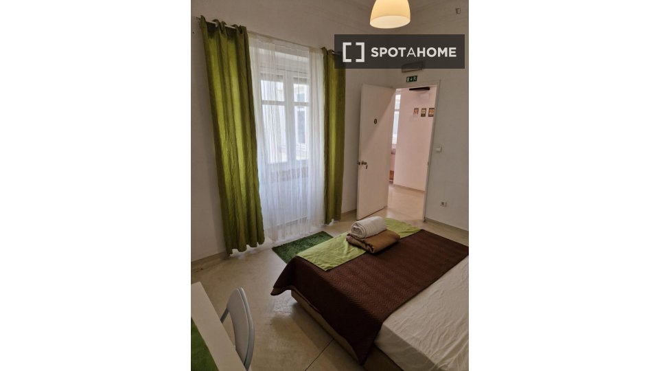 Double room Lisbon, 20 beds — photo 20