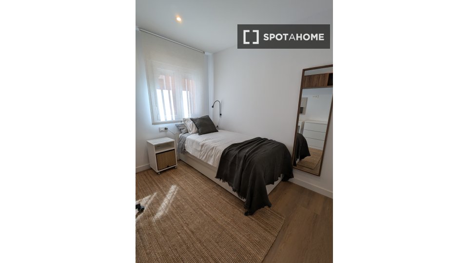 Double room Madrid, 5 beds — photo 19