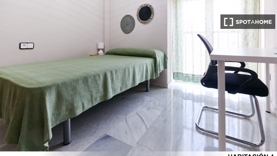 Double room Seville, 4 beds — photo 4