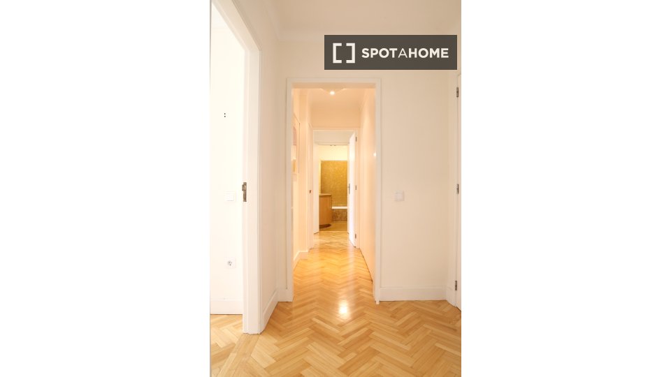 Apartment Porto, 4 beds, 165m² — photo 10