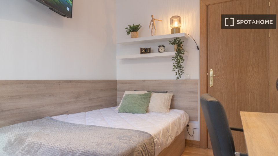 Double room Madrid, 11 beds — photo 5