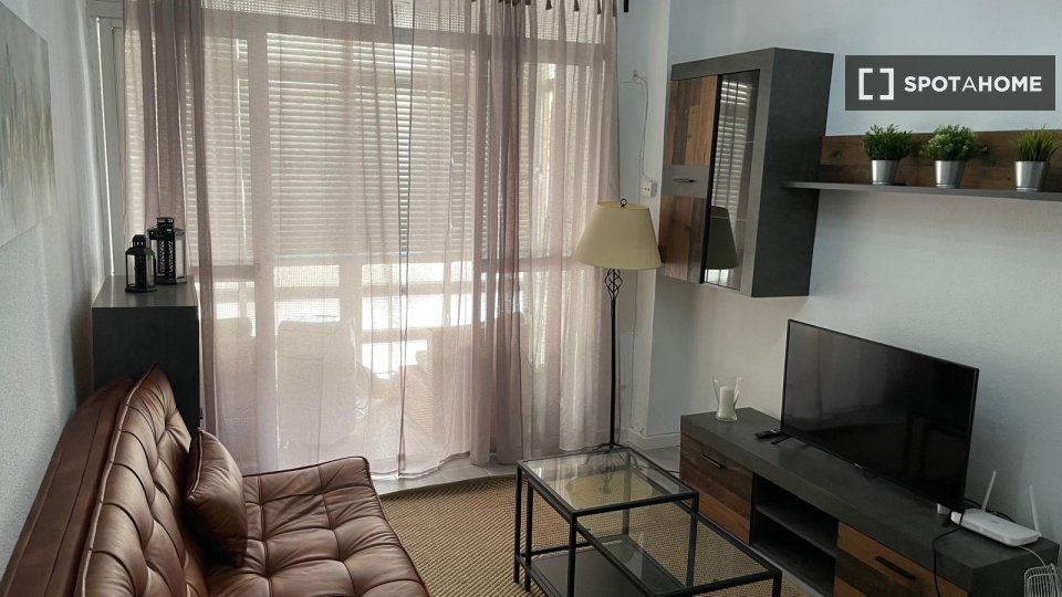 Apartment Malaga, 4 beds, 70m² — photo 10