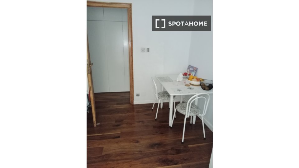 Double room Valencia, 3 beds, 135m² — photo 6