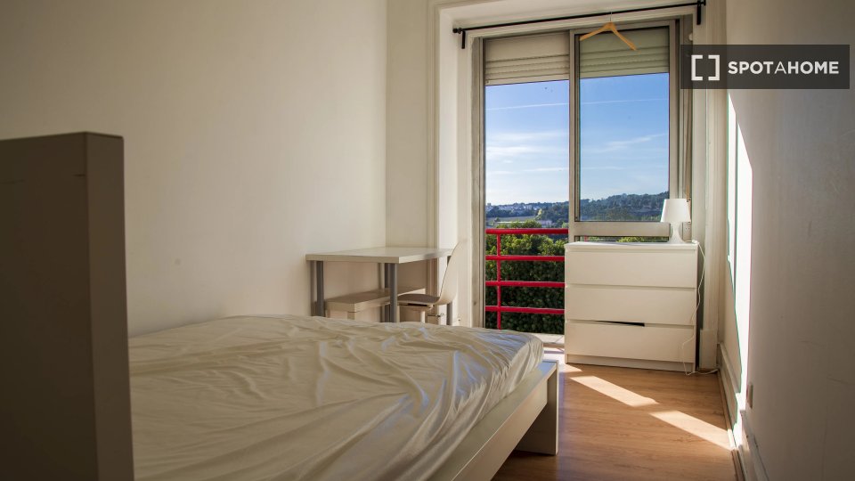 Double room Lisbon, 4 beds — photo 13