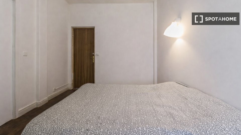 Double room Lisbon, 6 beds — photo 27