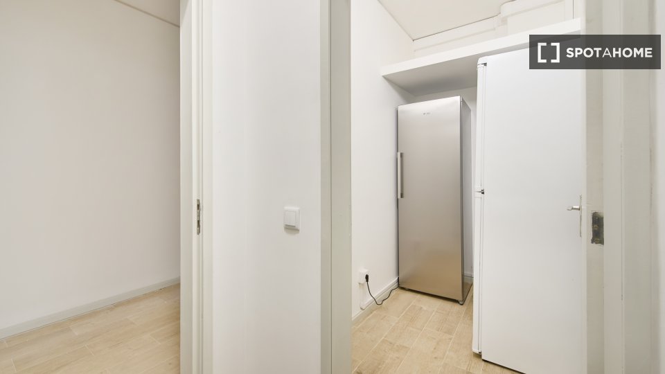 Double room Lisbon, 9 beds — photo 10