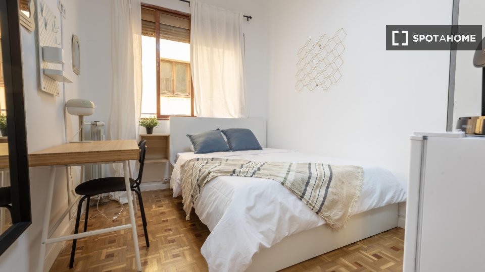 Double room Madrid, 6 beds — photo 19