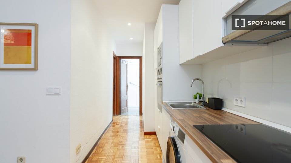 Double room Madrid, 6 beds — photo 32