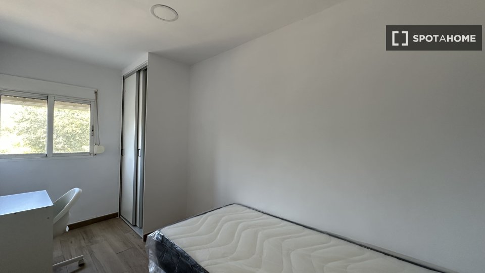 Double room Valencia, 4 beds, 74m² — photo 32