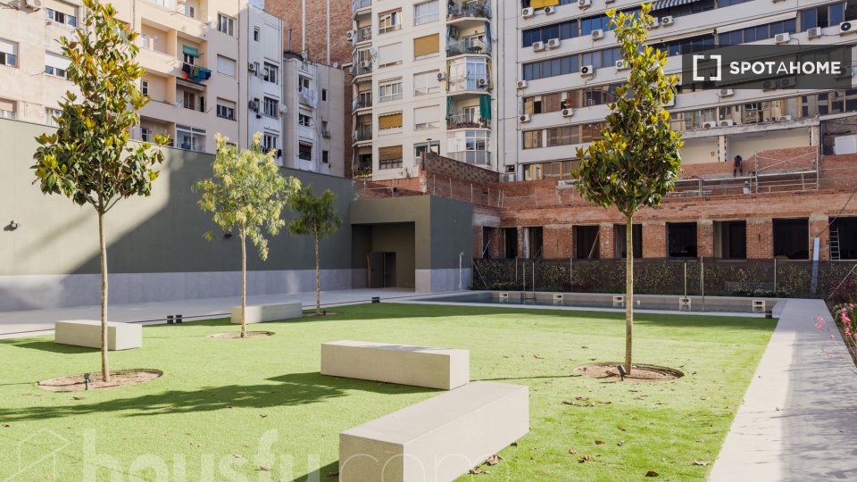 Apartment Barcelona, 3 beds, 109m² — photo 1