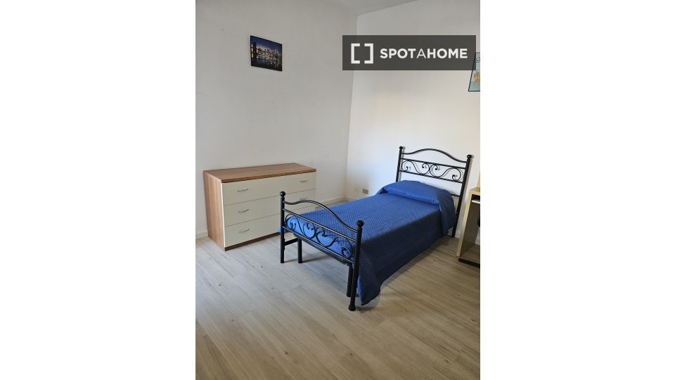 Double room Rome, 4 beds, 127m² — photo 12