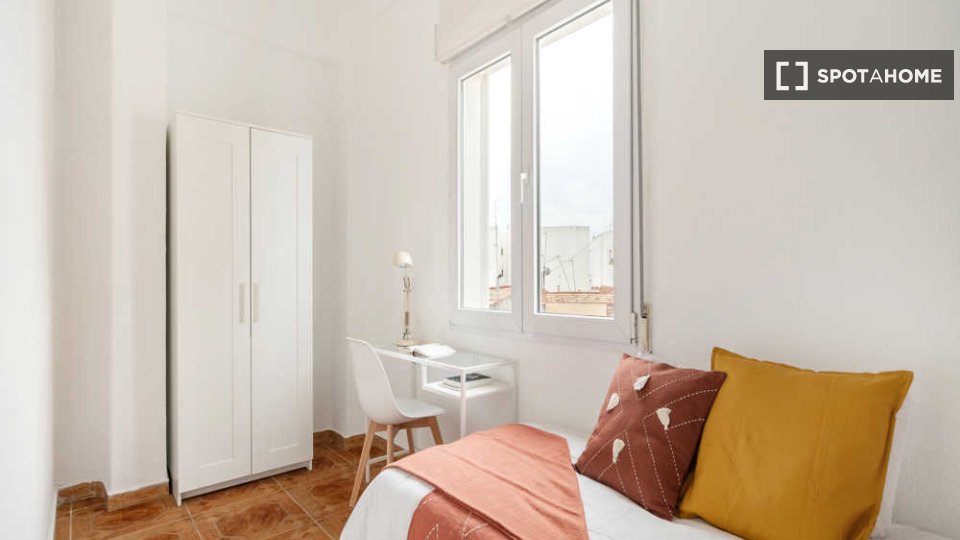 Double room Madrid, 6 beds — photo 13