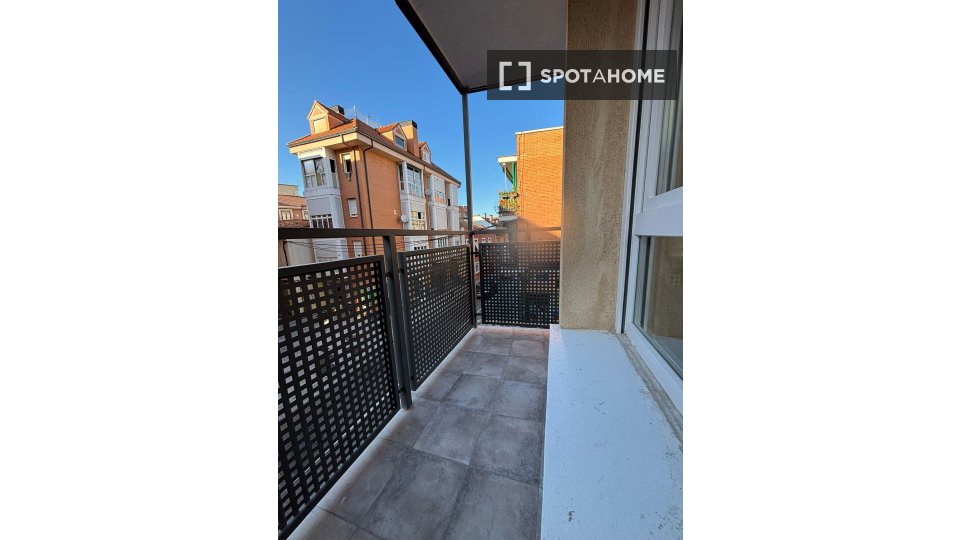 Double room Madrid, 8 beds, 170m² — photo 6