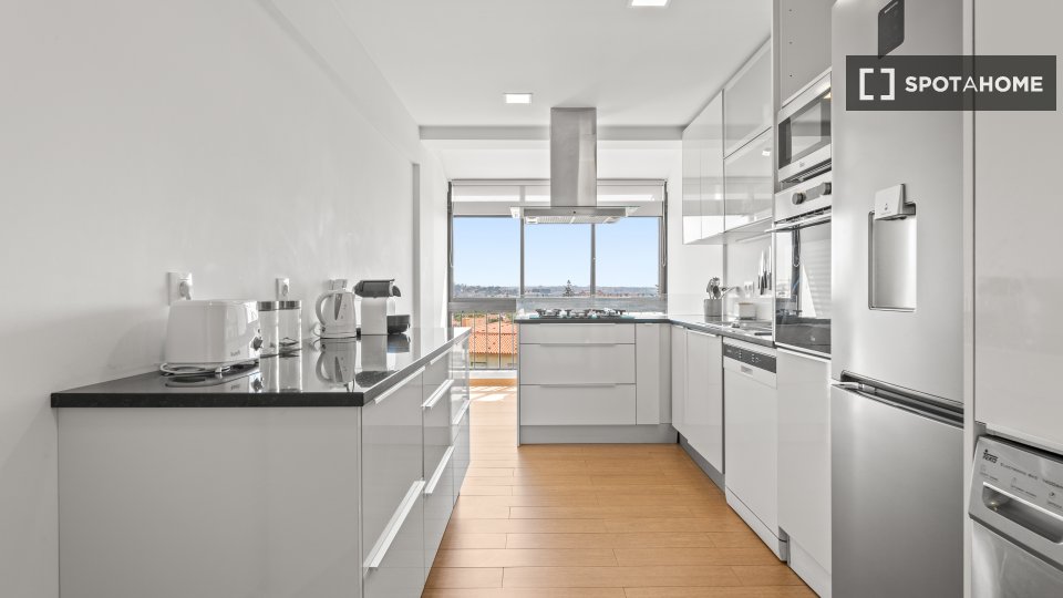 Apartment Lisbon, 4 beds, 280m² — photo 2