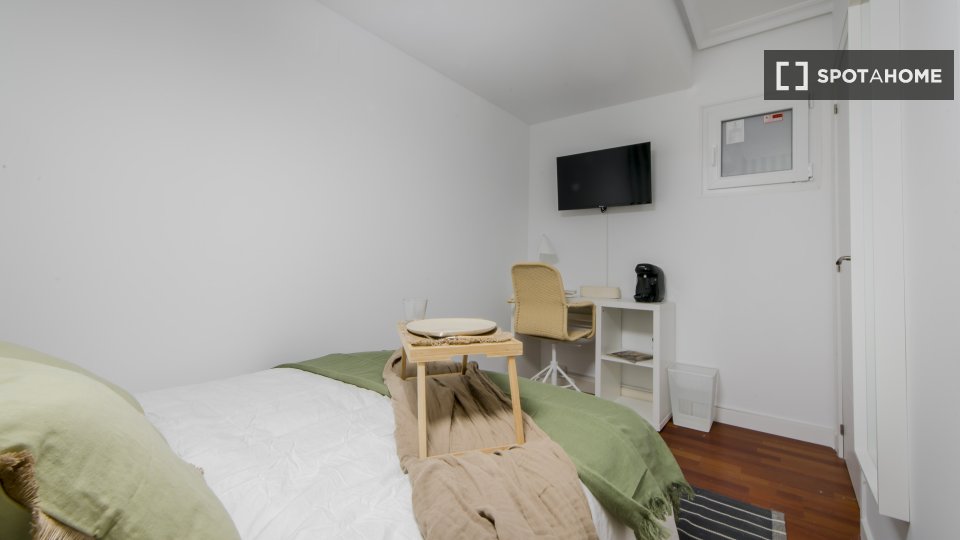 Double room Madrid, 8 beds — photo 11