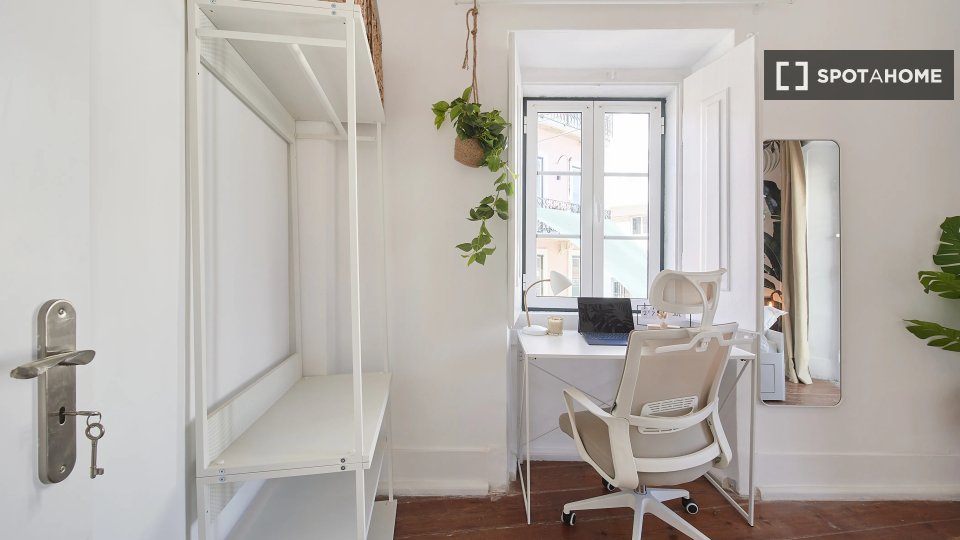 Double room Lisbon, 13 beds — photo 12