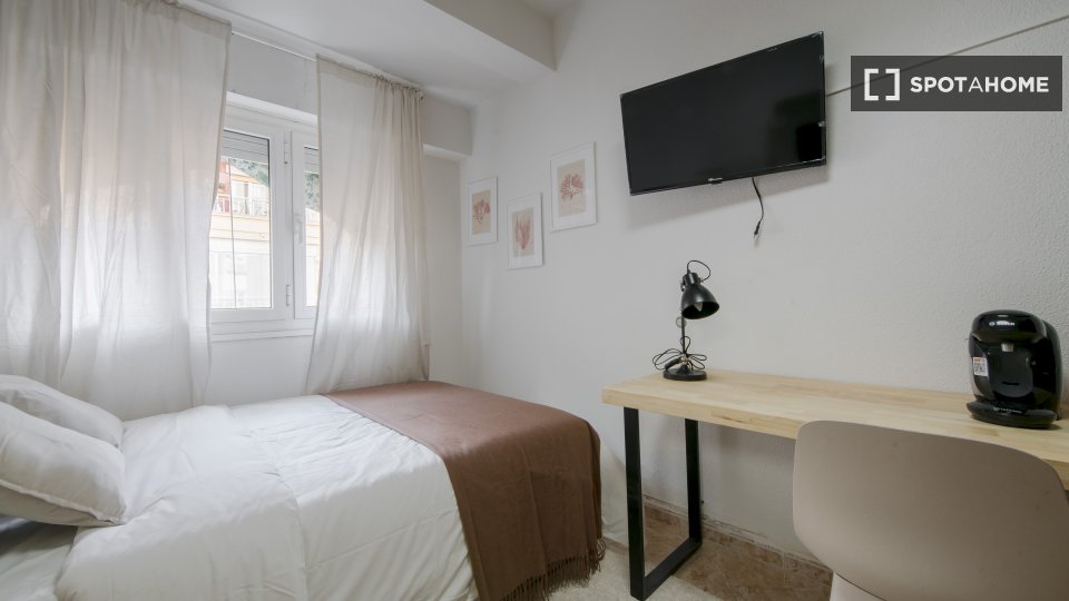 Double room Madrid, 4 beds — photo 4