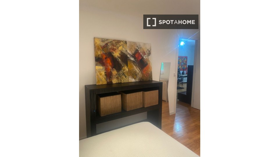 Double room Lisbon, 2 beds, 16m² — photo 1