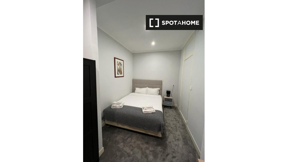 Double room Lisbon, 4 beds, 100m² — photo 6