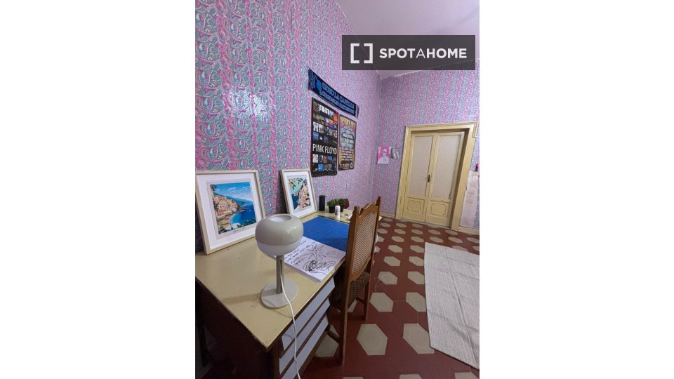 Double room Naples, 2 beds — photo 4